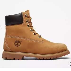Timberland Women's Classic 6 in Boots